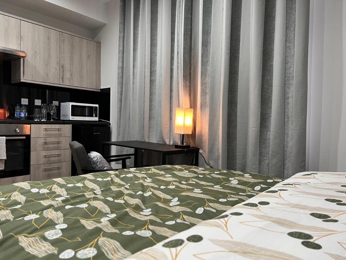 The Grande Residence - Close To Central London & Next To Northfield Tube Station Hanwell エクステリア 写真